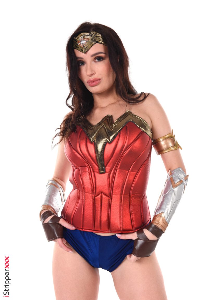 Milena Ray – Sexy Wonder Woman Cosplay – Strips and uses Red Dildo